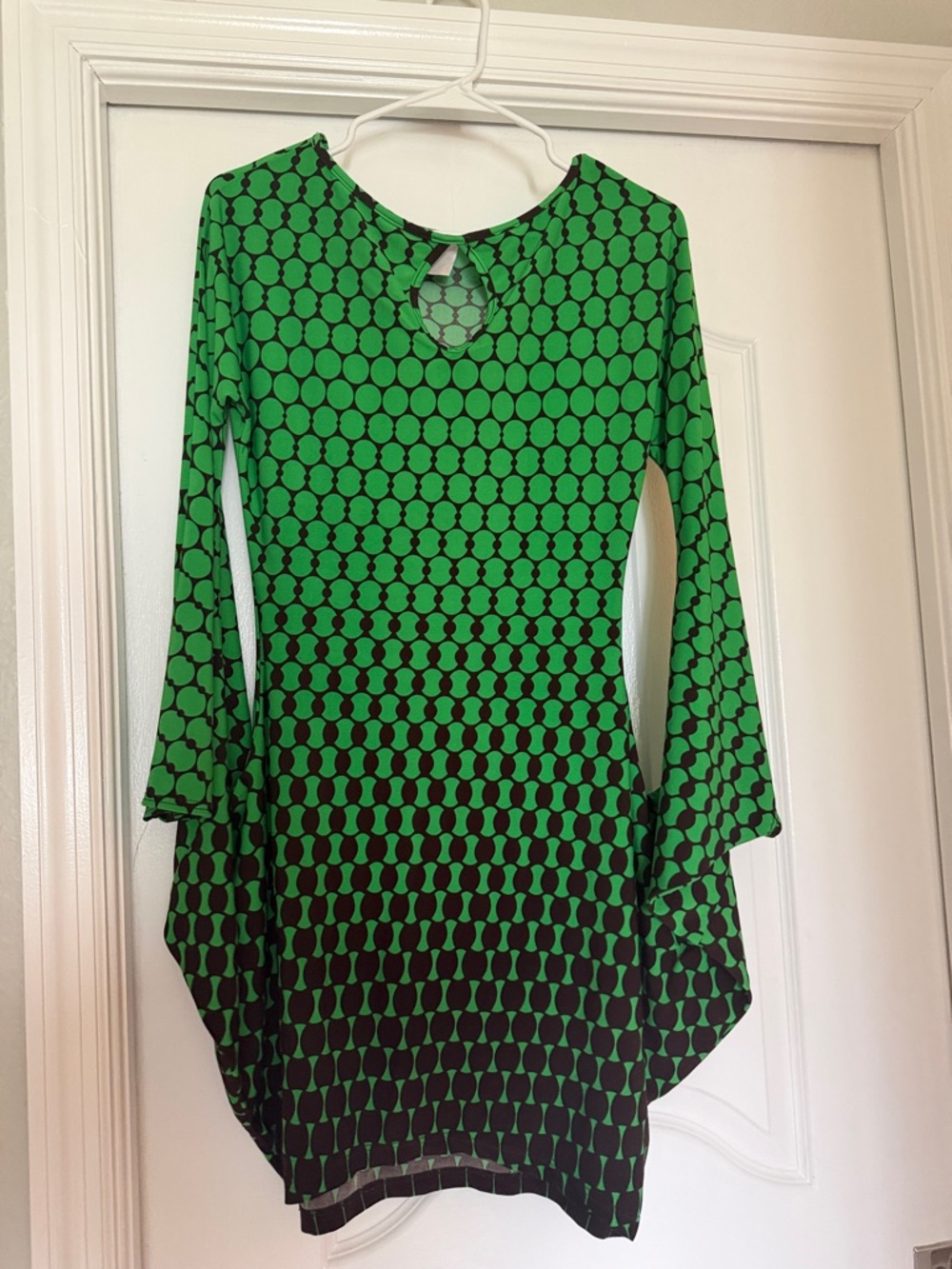 Green Patterned Long-Sleeve Women’s Dress